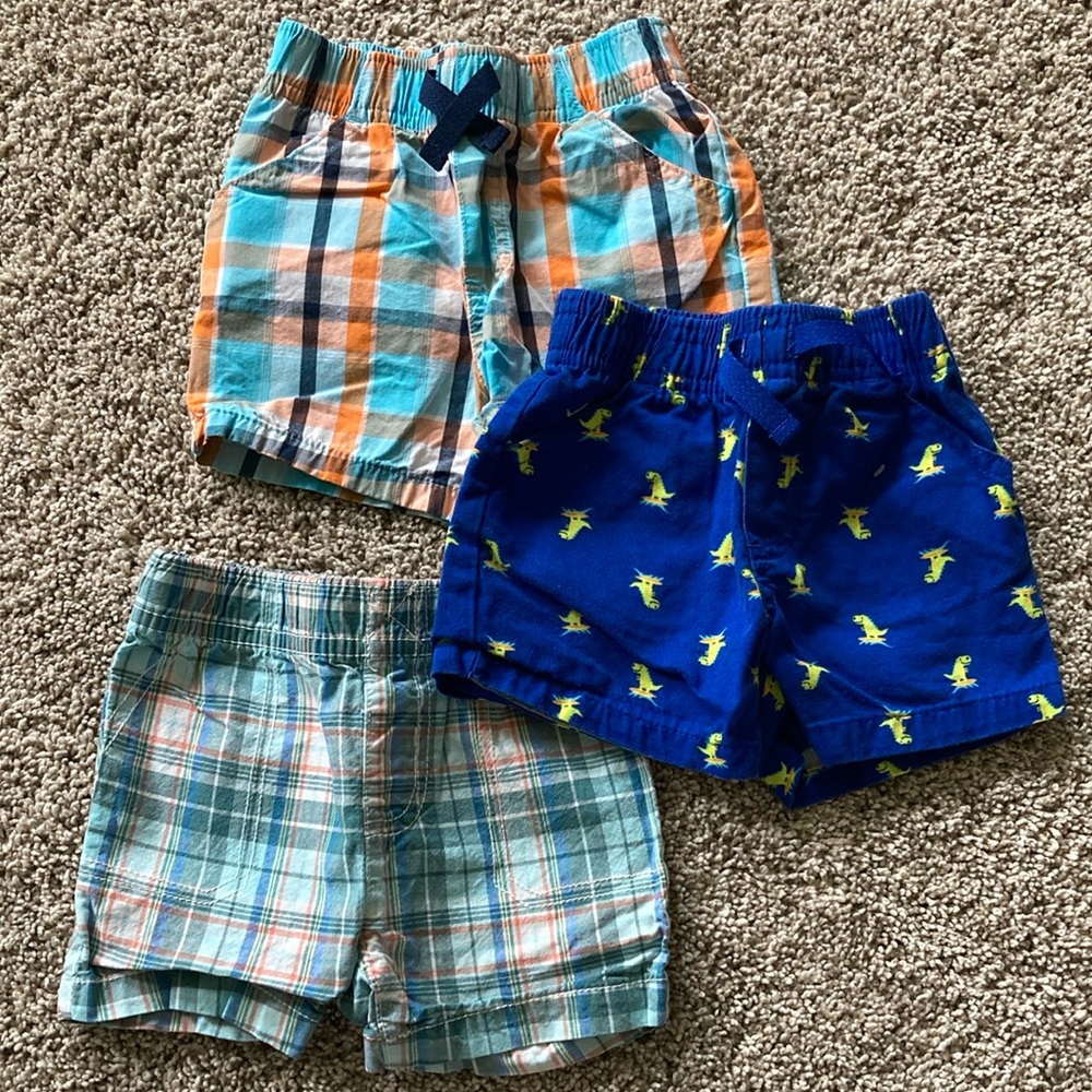3 piece shorts bundle, Garanimals and Carter’s, 6-9 months size